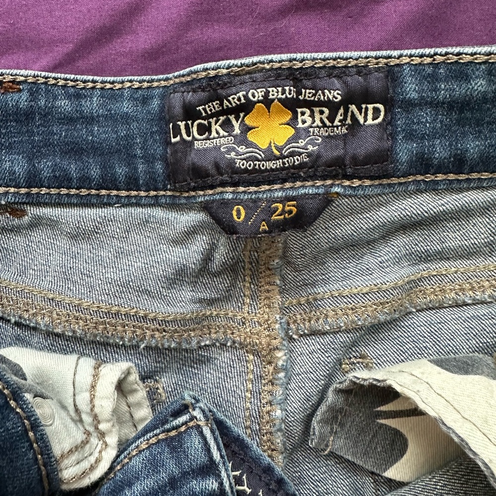 Lucky brand jeans. Nice fitting size 0.